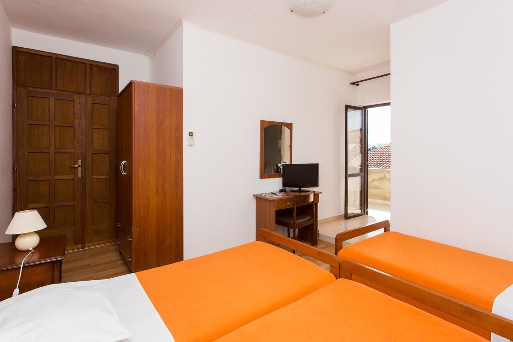 Guest House Lina Ντουμπρόβνικ Εξωτερικό φωτογραφία