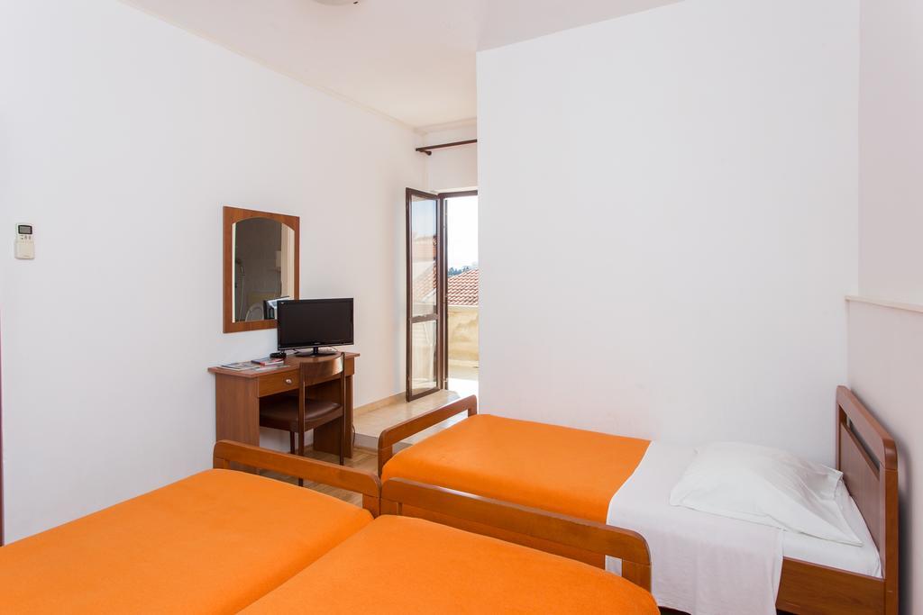 Guest House Lina Ντουμπρόβνικ Εξωτερικό φωτογραφία