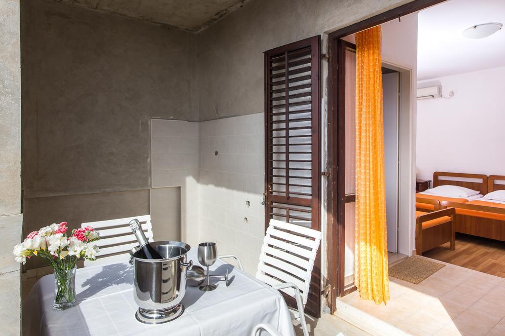 Guest House Lina Ντουμπρόβνικ Εξωτερικό φωτογραφία